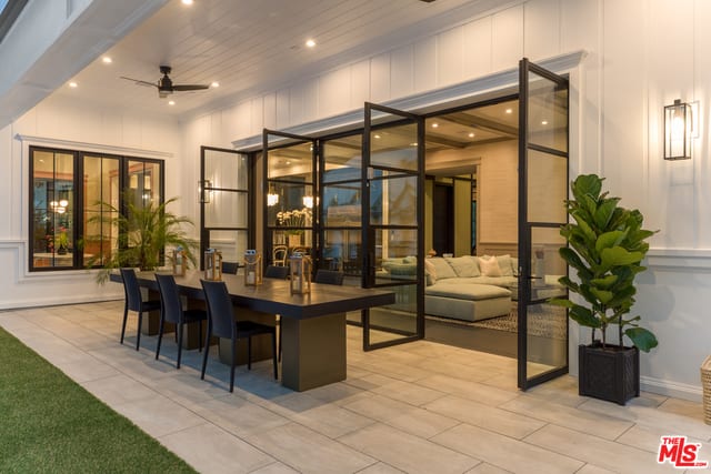 Serene Palazzo