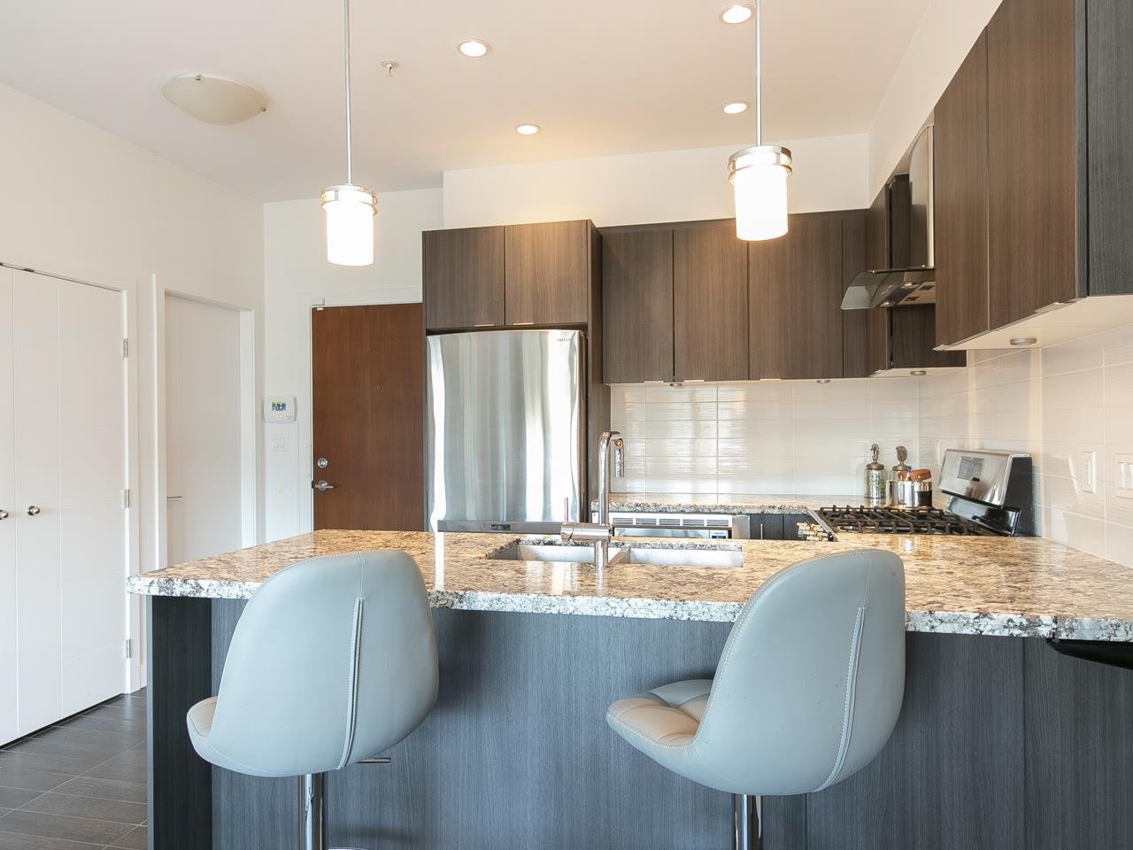 401-5688 Hastings St