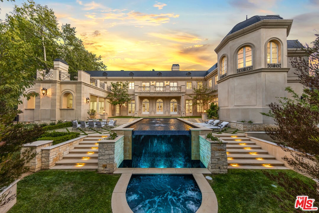 Grandeur Oasis