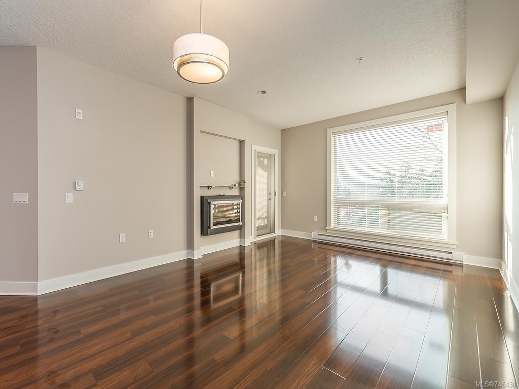 401-4529 W Saanich Rd