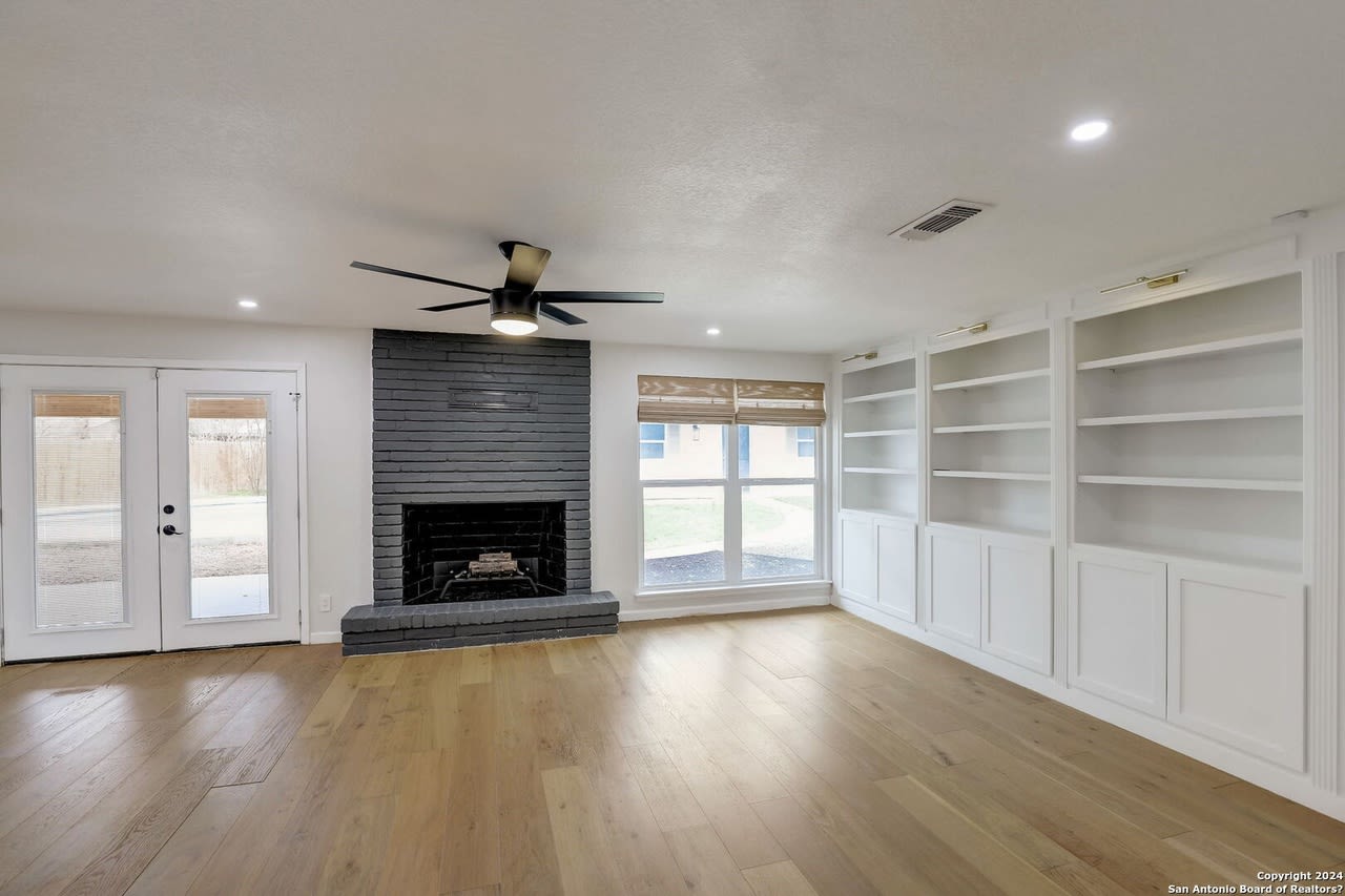 409 Cloudmont Dr