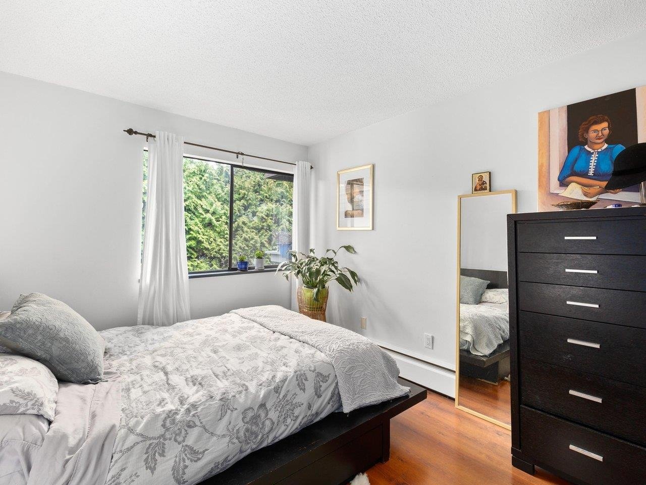 316-440 E 5th Ave