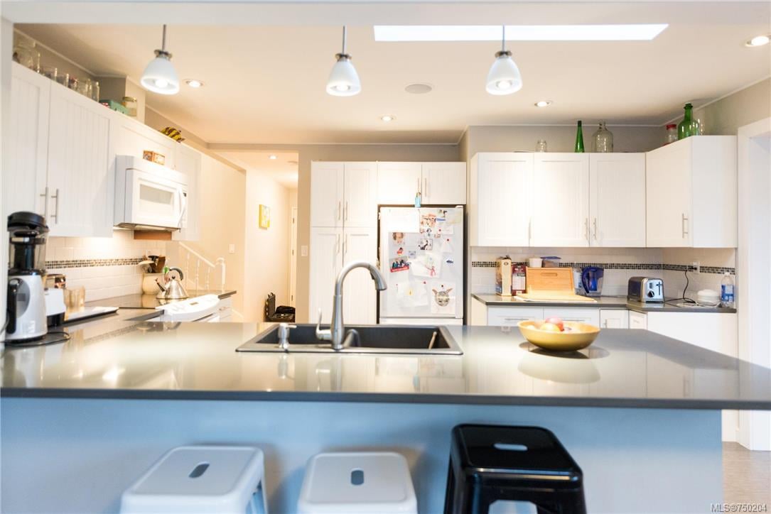 3910 Ansell Rd, Saanich