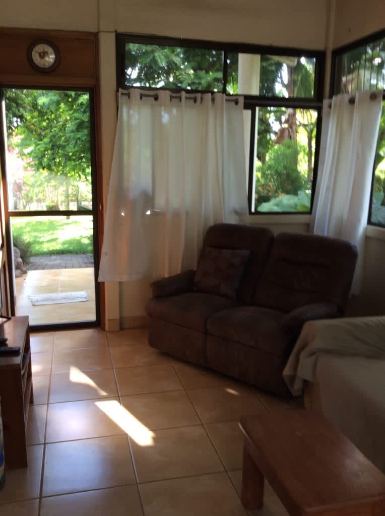 Beautiful 3 bedroom, 2 bathroom home with a 1 bedroom guest apartment and pool in Ojochal.