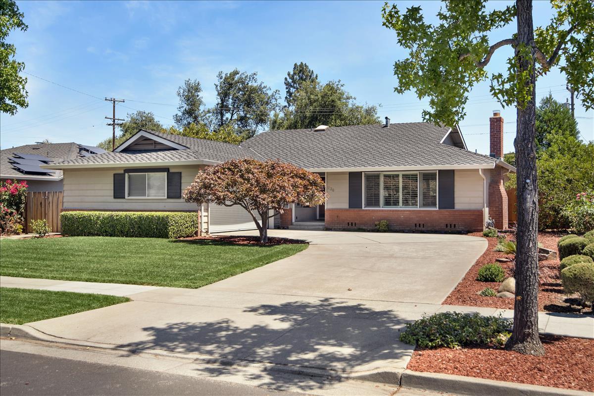236 Dover St. Los Gatos, CA 95032