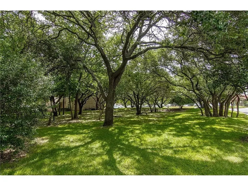 8210 Bent Tree Rd APT 240
