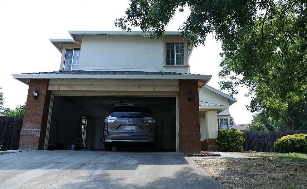14 Raindrop Ct