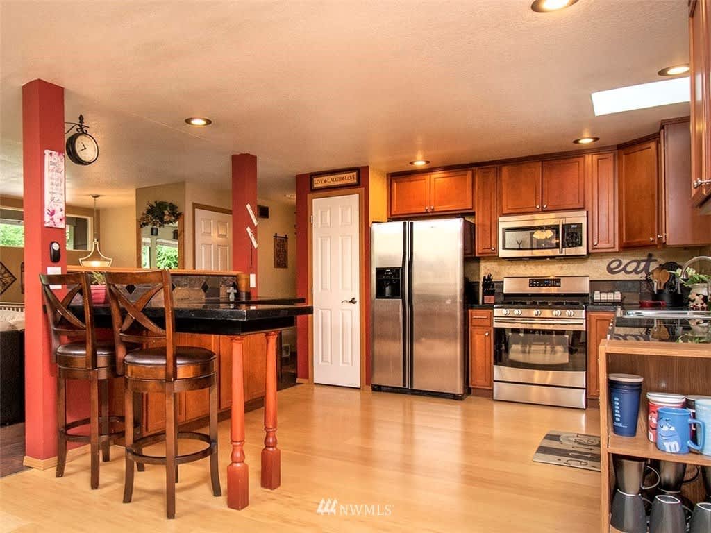 21030 Echo Lake Rd