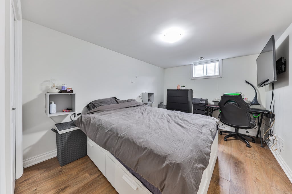 423 Lana Terrace