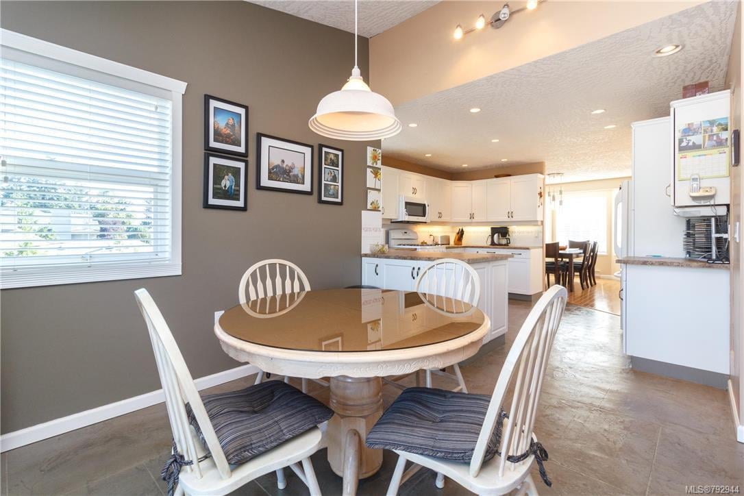 2406 Fleetwood Crt, Langford