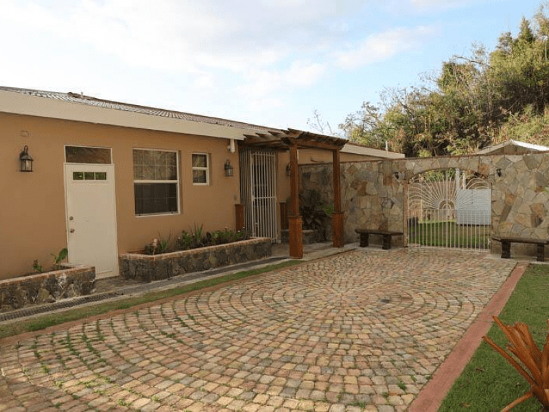 660 Apple Bay Three Bedrooms