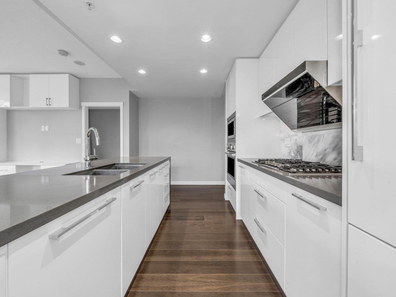 207-5628 Birney Ave