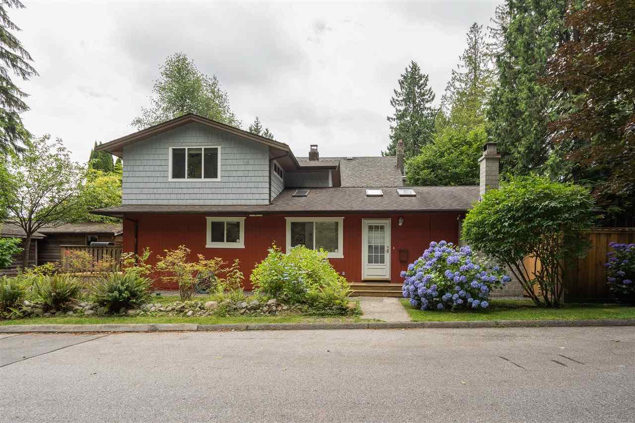 3384 Chaucer Ave