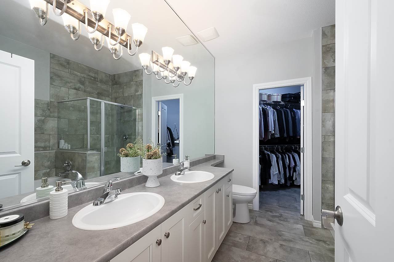 221-3280 Plateau Blvd