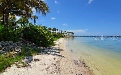 11 SUNSET DR #101