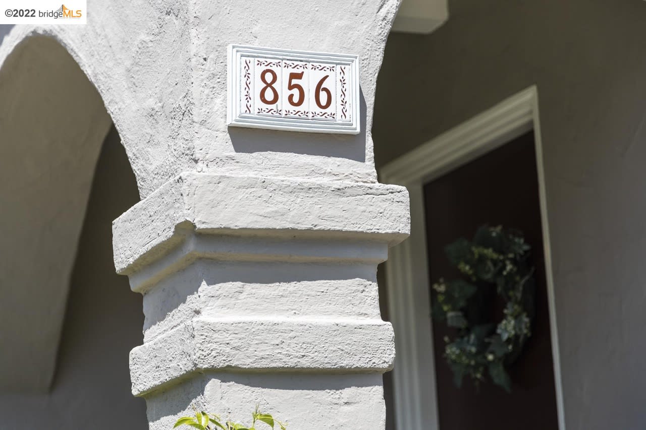 856 Bridge Rd