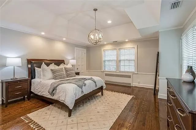1250 W 61st Ter