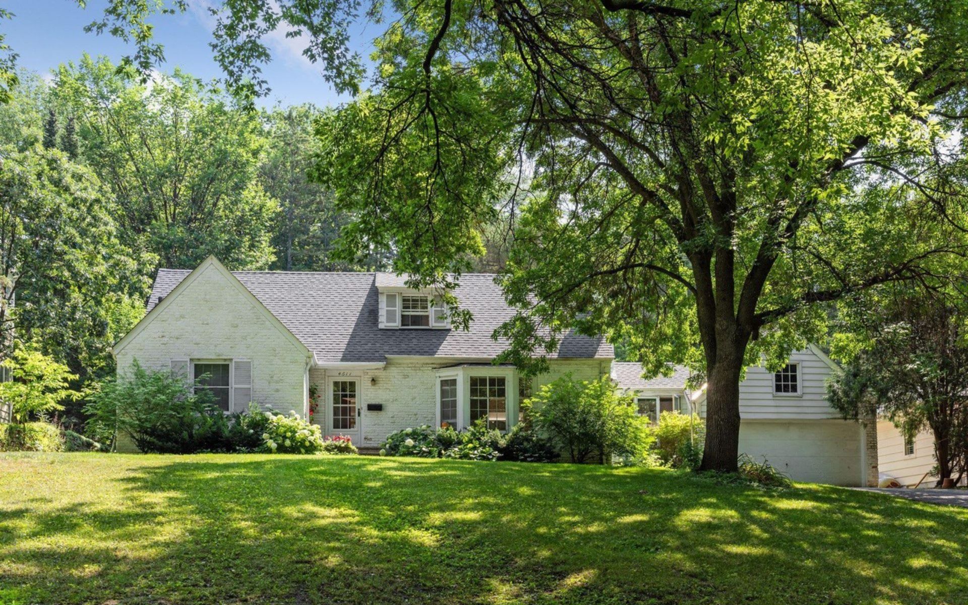 JEN KYLLONEN, Edina Realty, Inc.