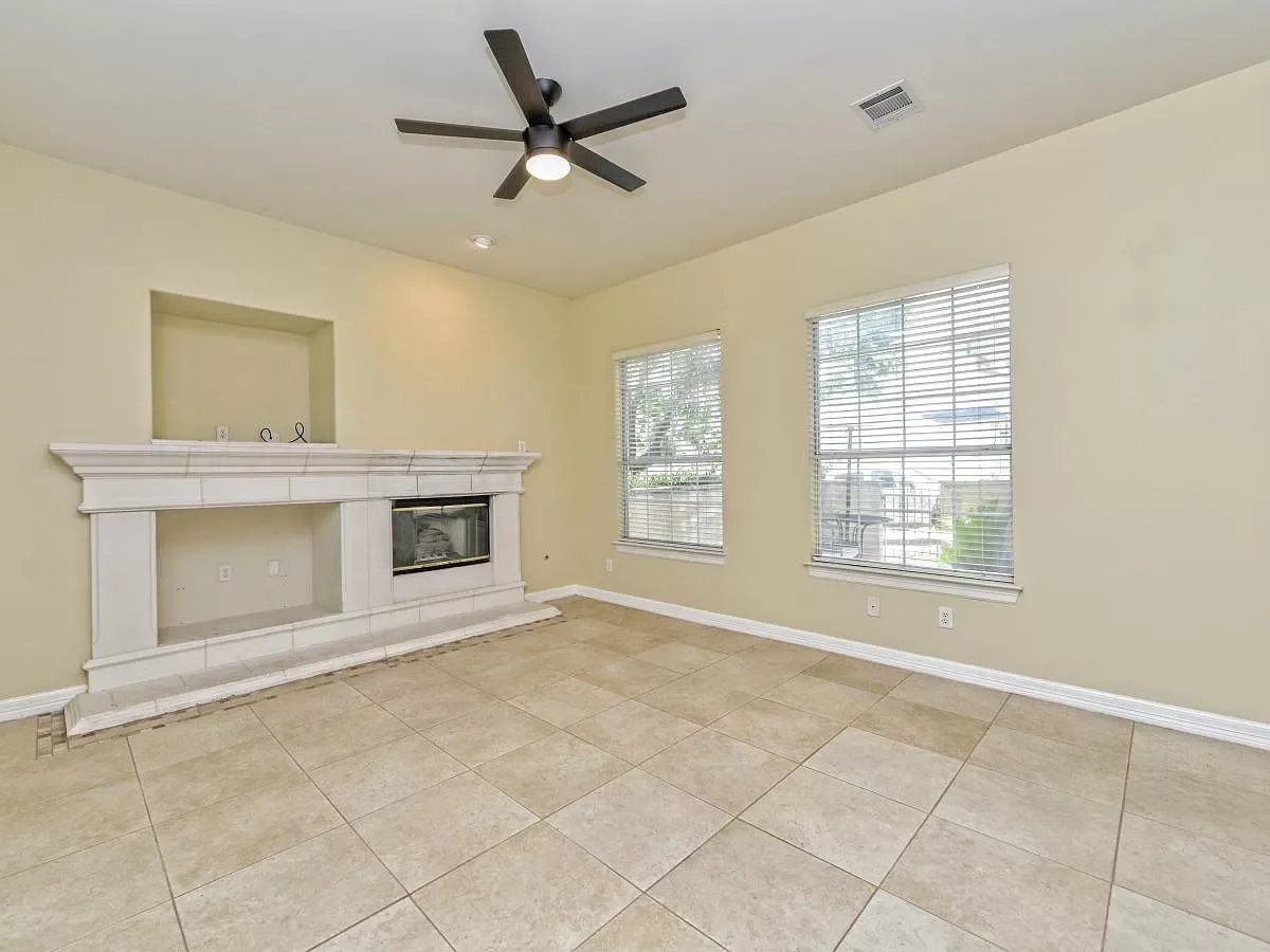 4007 Gaines Ct