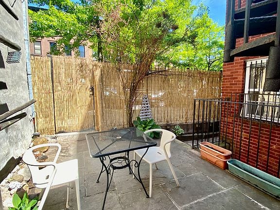 183 Greene Ave Apt: 1