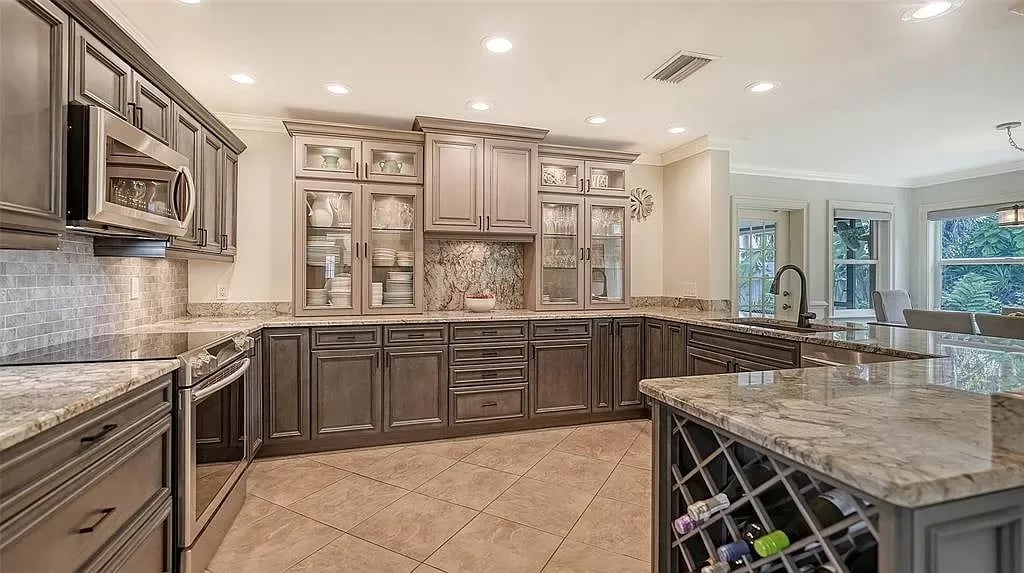 512 Sapphire Dr