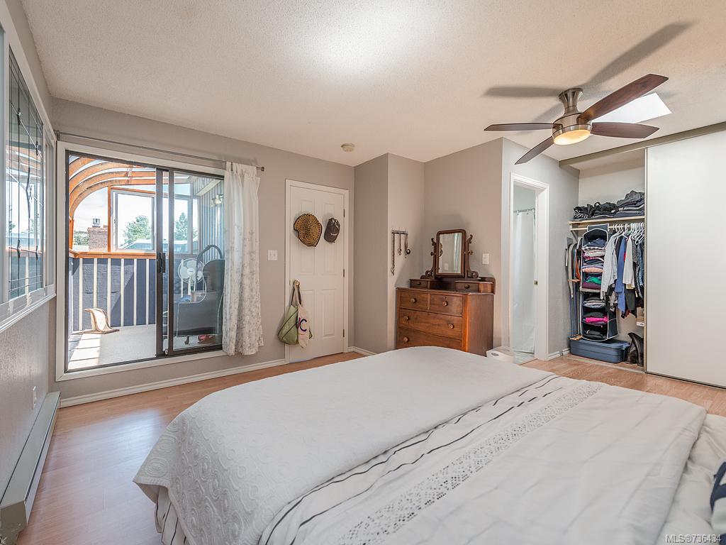 2-1319 Gladstone Ave, Victoria