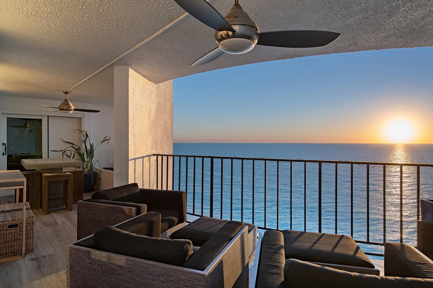 HORIZON HOUSE #801