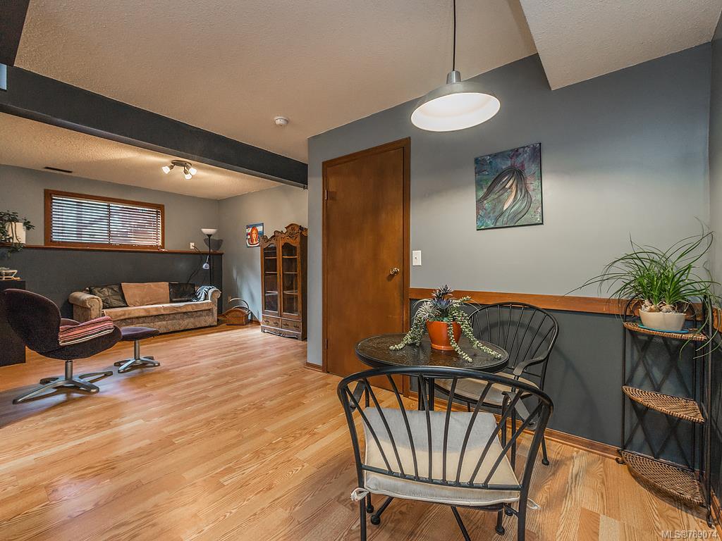 4257 Moorpark Pl, Saanich
