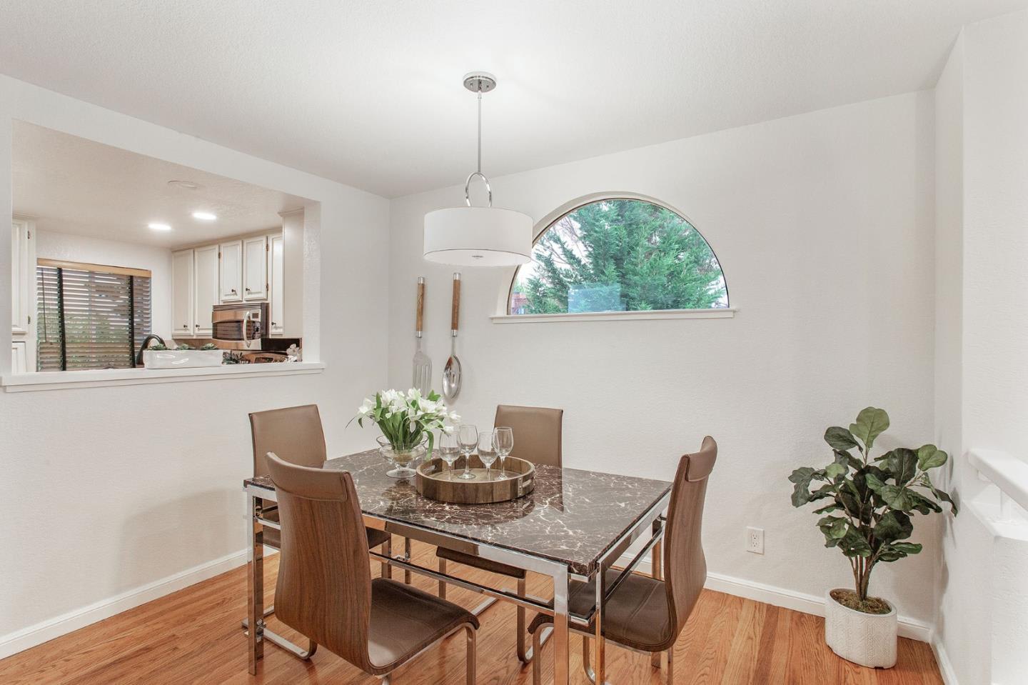 844 Portwalk Pl