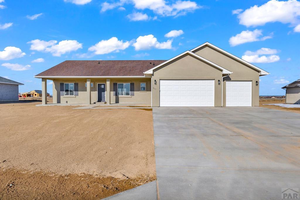 Discover Your Dream Home at 752 E. Cabaret Dr., Pueblo West, Colorado: A Perfect Blend of Quality, Style, and Personalization