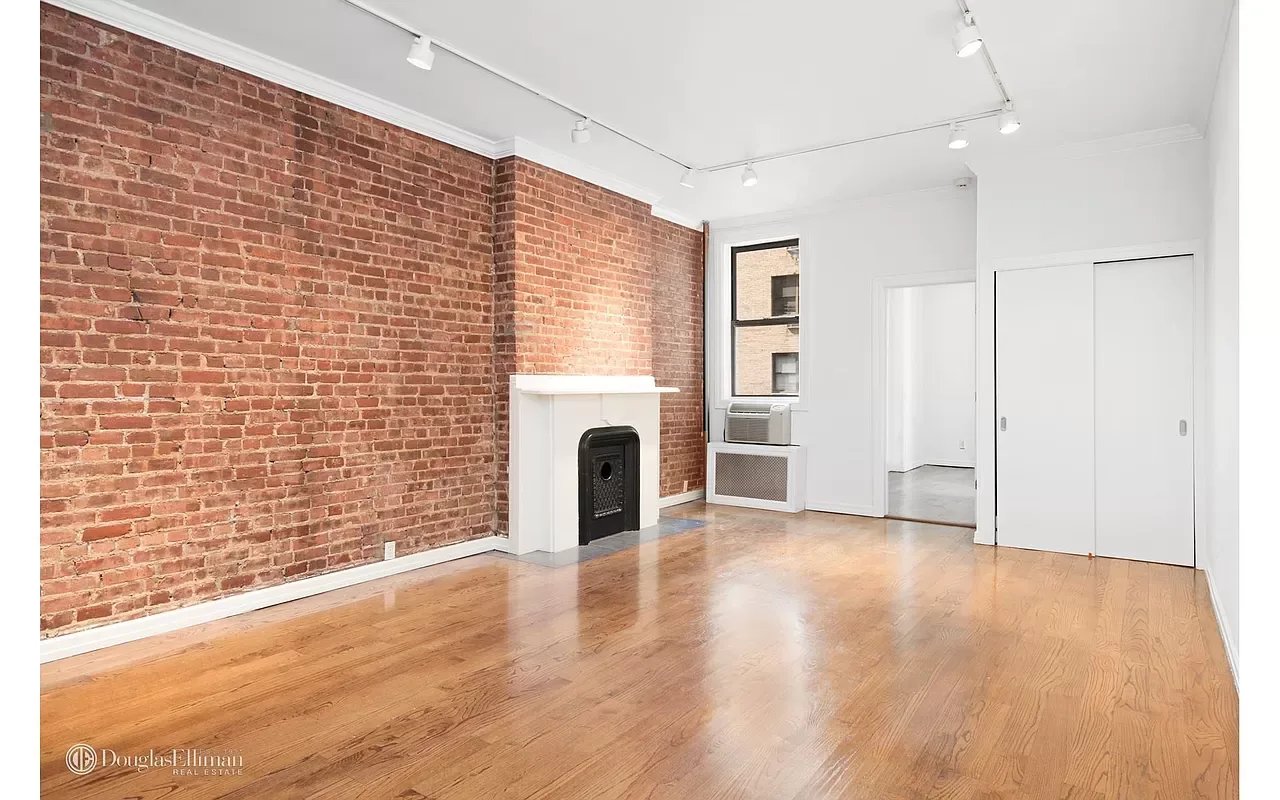 212 East 70th Street Unit: 3C