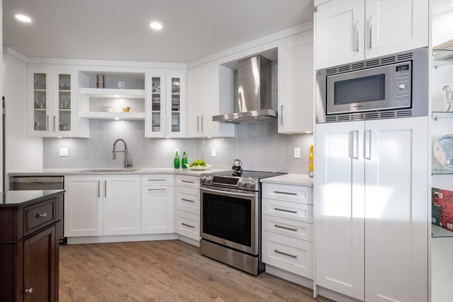 204-15367 Buena Vista Ave