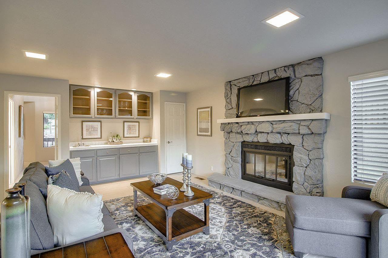 22 Deer Forest Dr