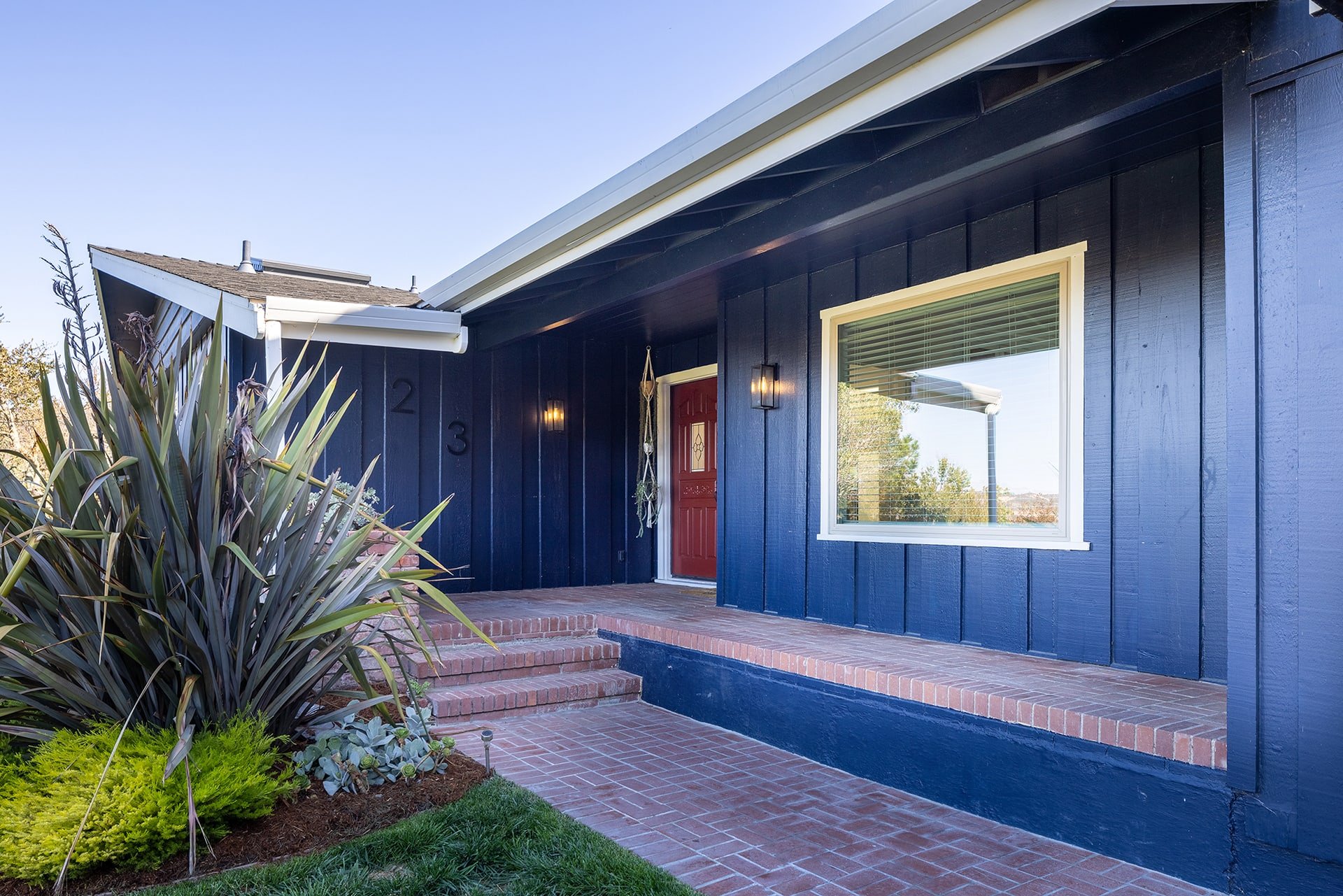 Sunny Outdoor Living - 23 Seca Place
