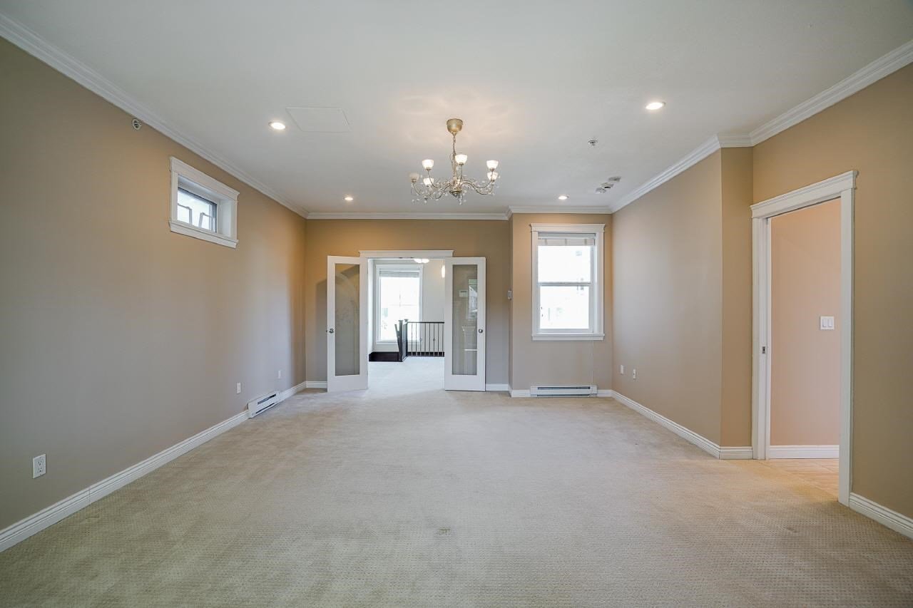 3445 W 10th Ave