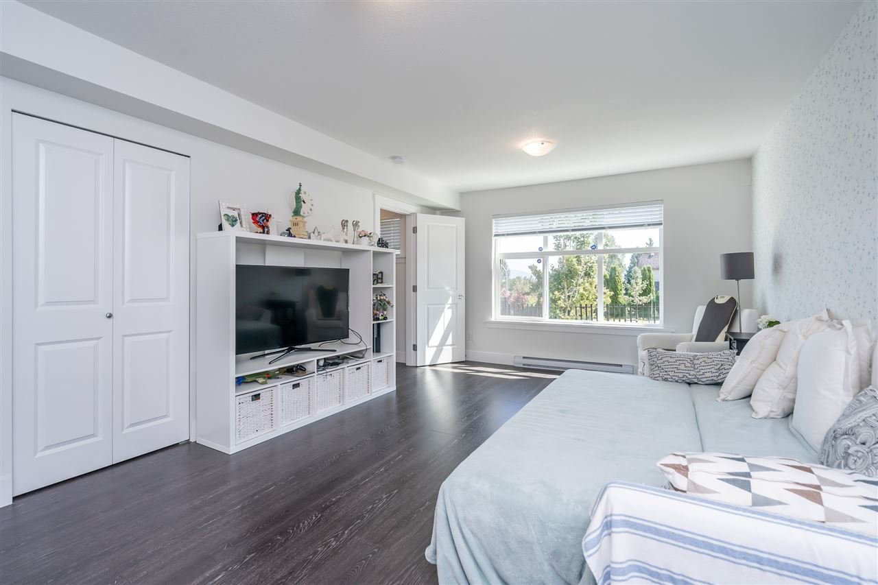 208-9987 E Barnston Dr