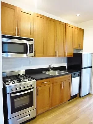 232 E 80th Street Unit: 22