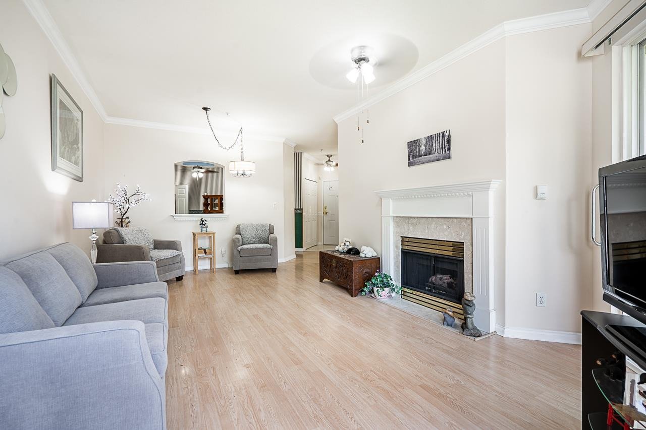 305-3098 Guildford Wy