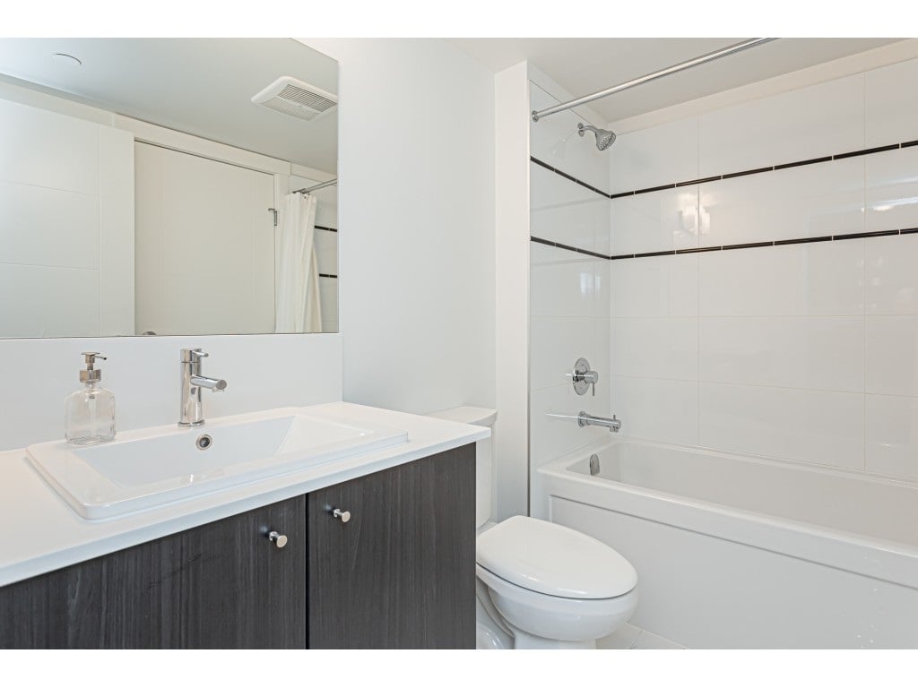 311-2525 Clarke St
