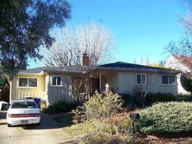 1132 WALNUT AVE
