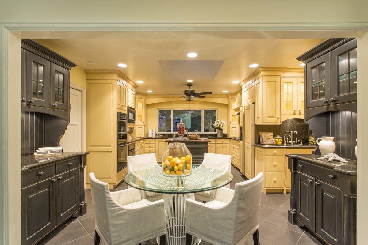 7956 Avenida Alamar