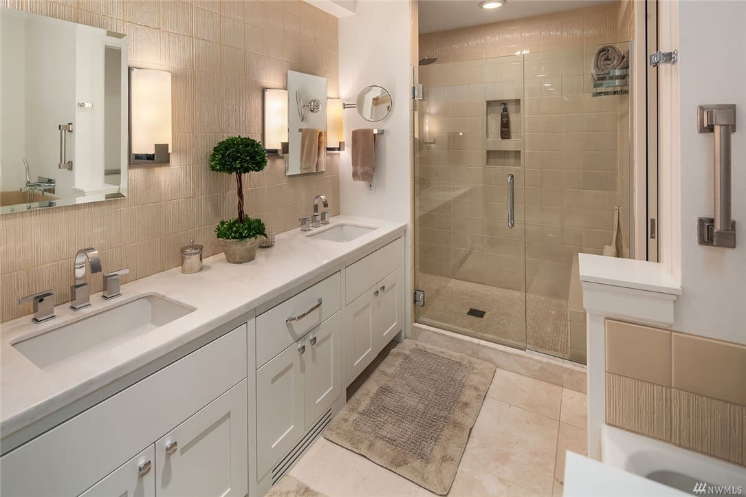 1331 Harbor Avenue SW Unit: 203