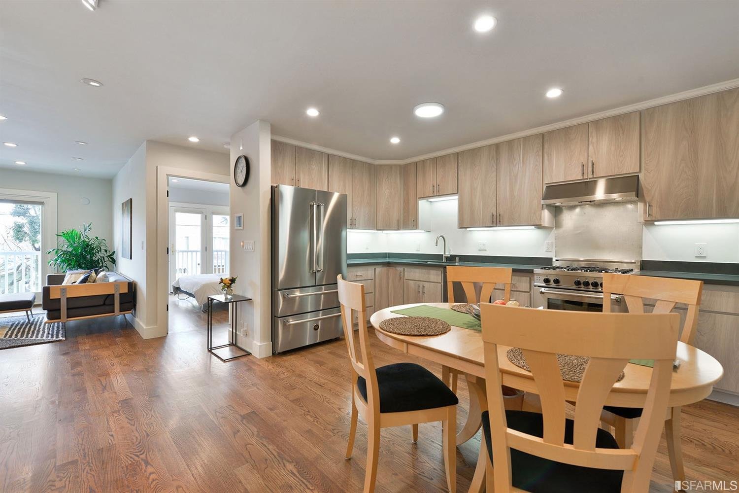404-406 Hoffman Ave #404