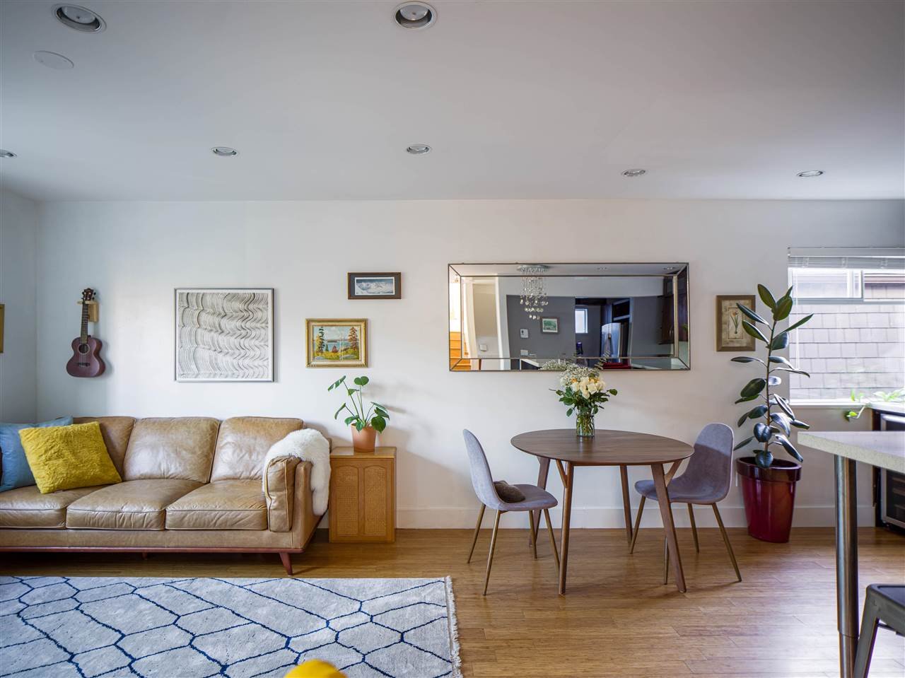 2015 Creelman Ave