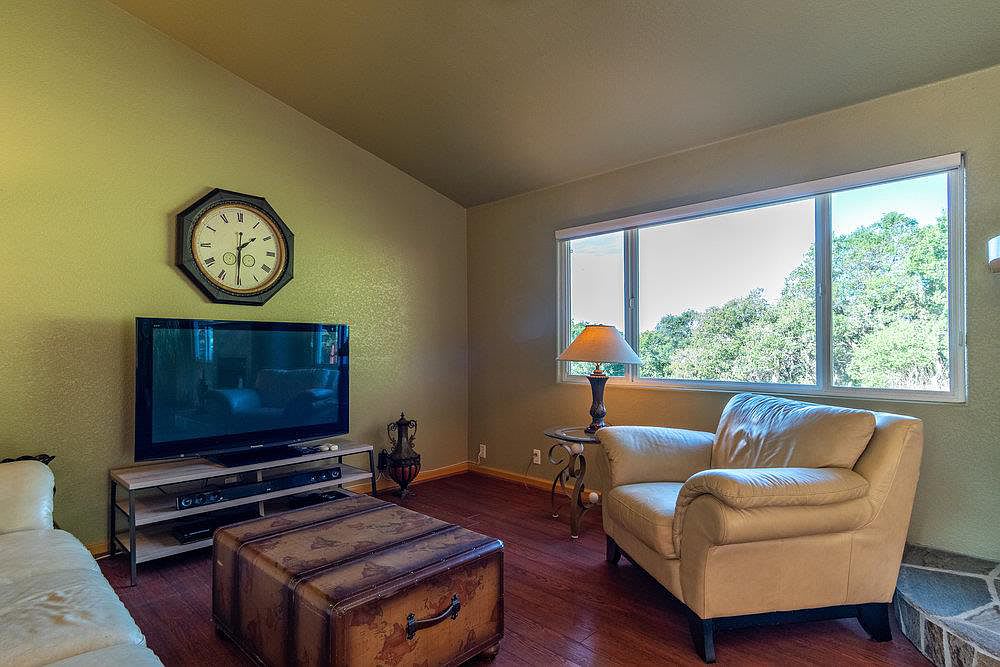129 Live Oak Rd