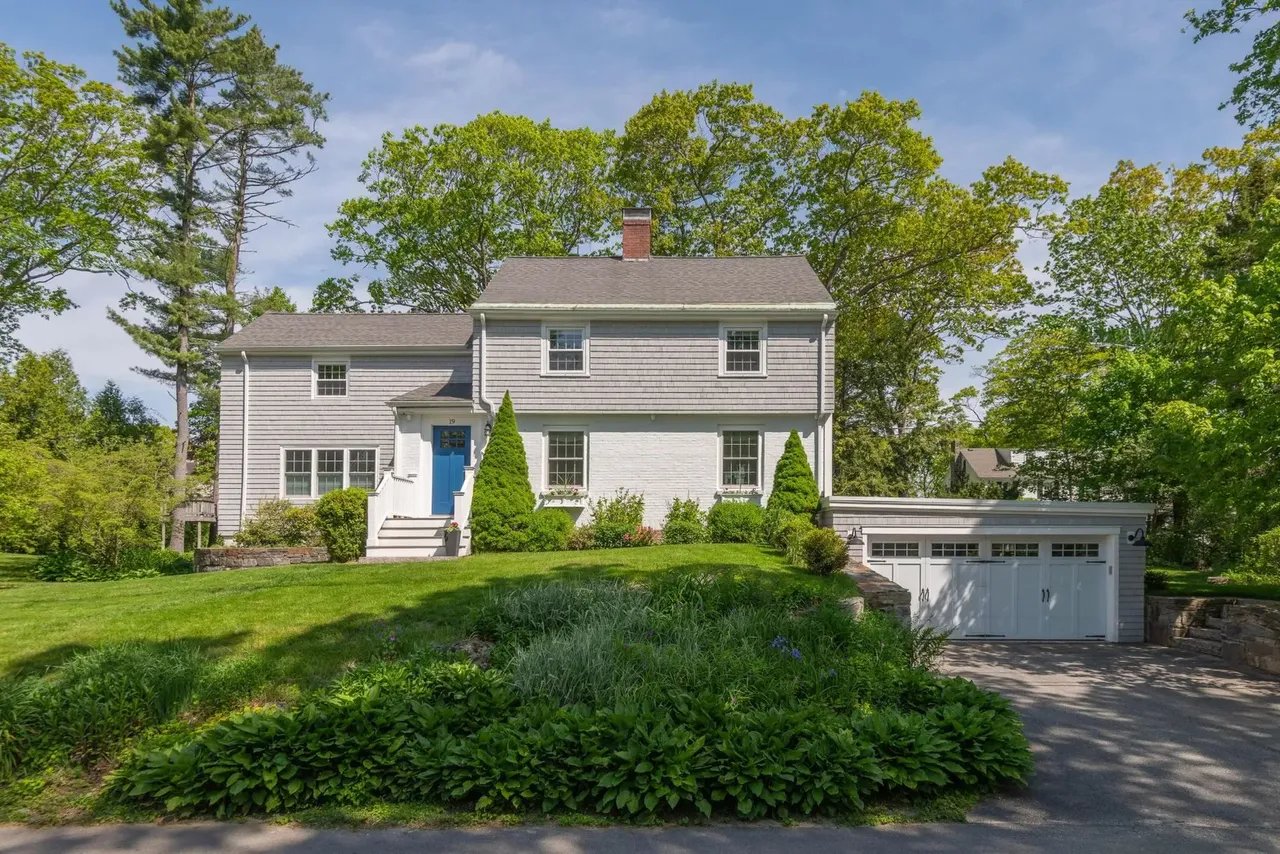 New Listing! 19 Rocky Hill Road, Cape Elizabeth, ME 04107 – $1,300,000