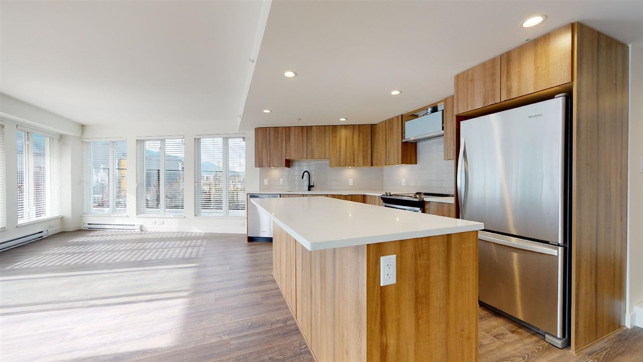 216-1365 Pemberton Ave