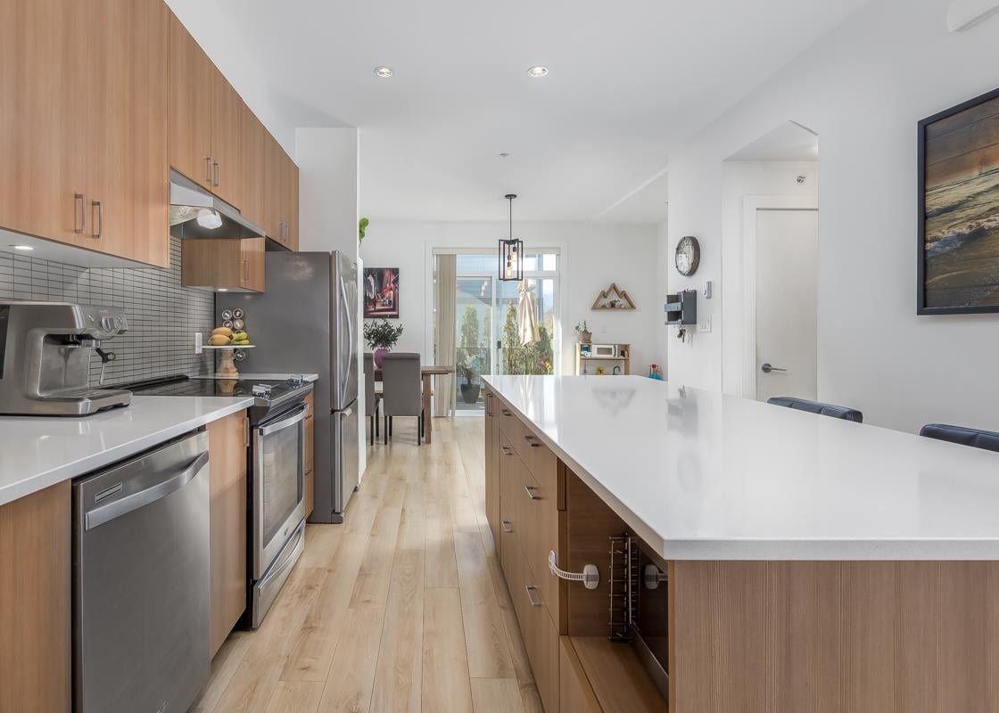 2-1188 Wilson Cres
