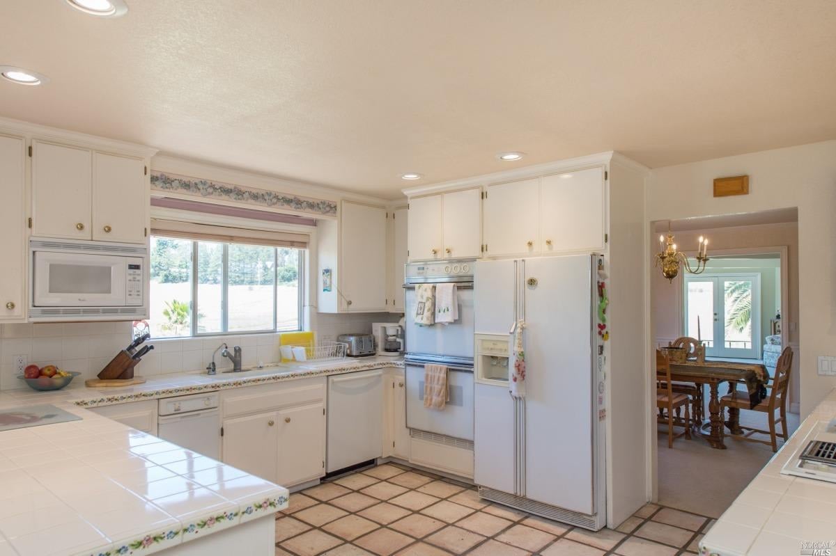 1660 Old Adobe Rd