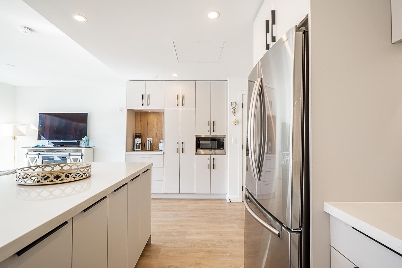 607-3038 St George St